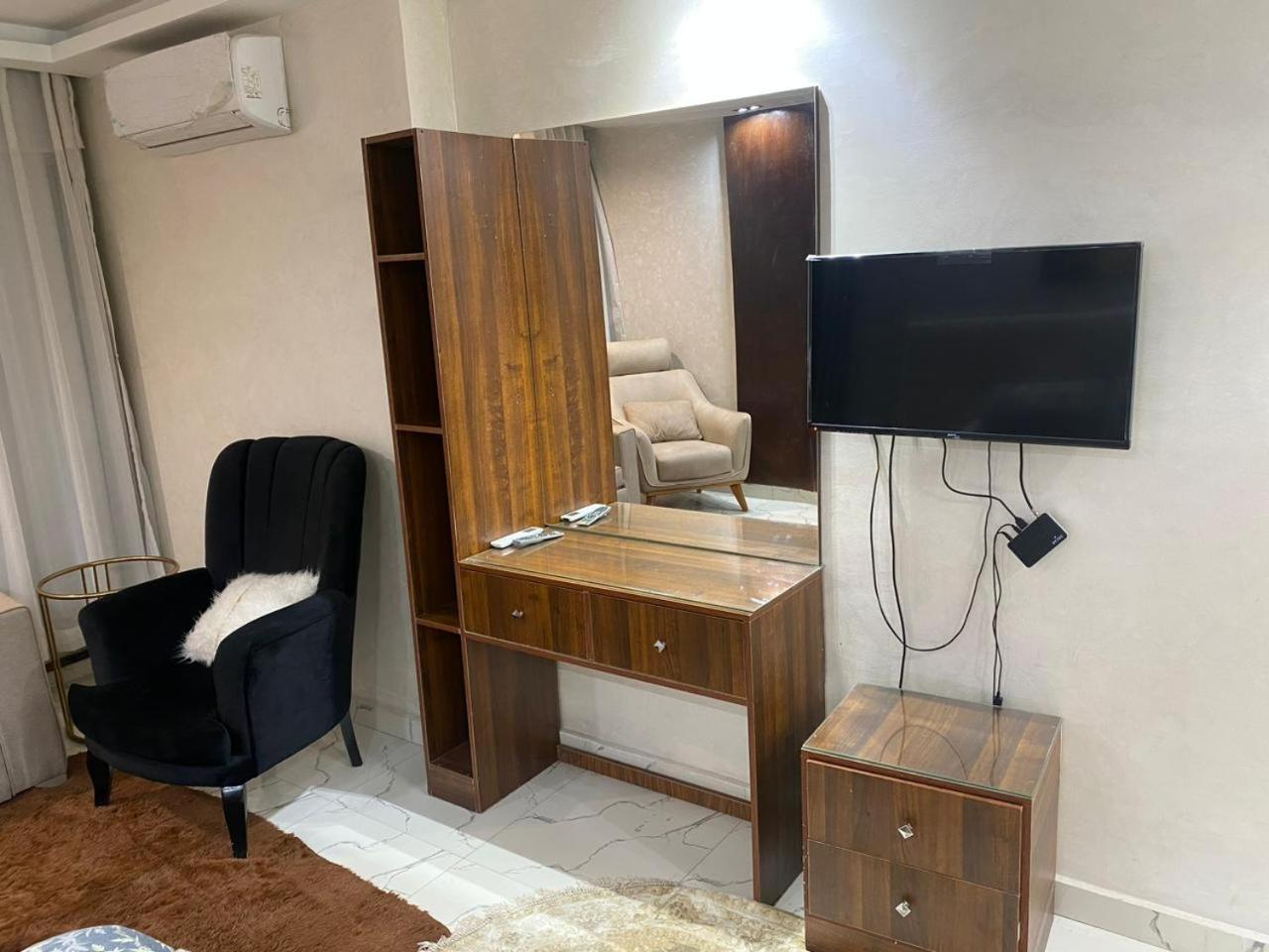 مفروشة بالمهندسين