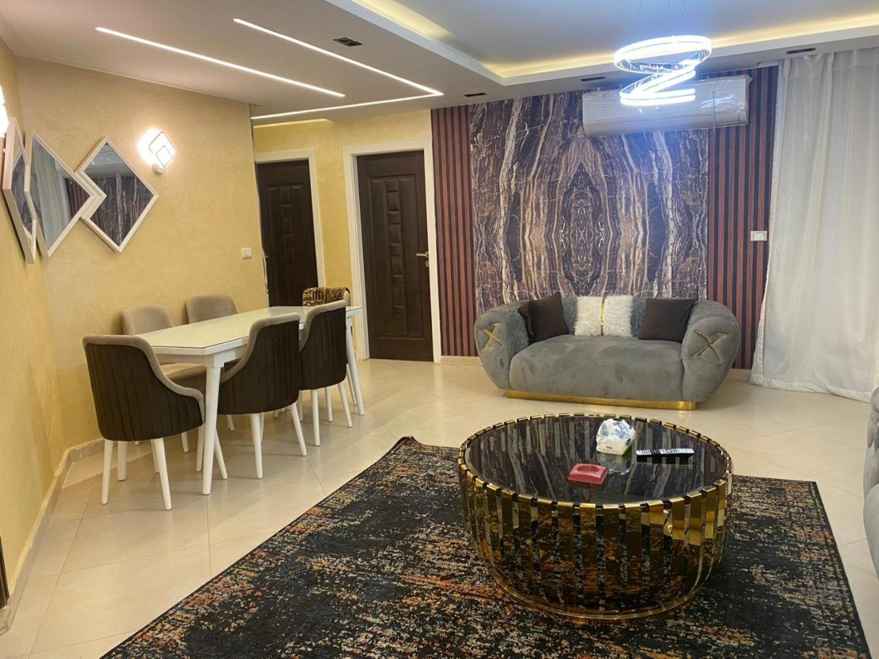 مفروشة بالمهندسين Cairo